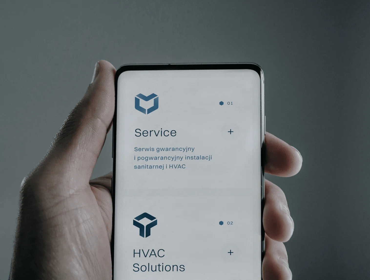 Telefon z listą submarek Itrons Service i HVAC Solutions.