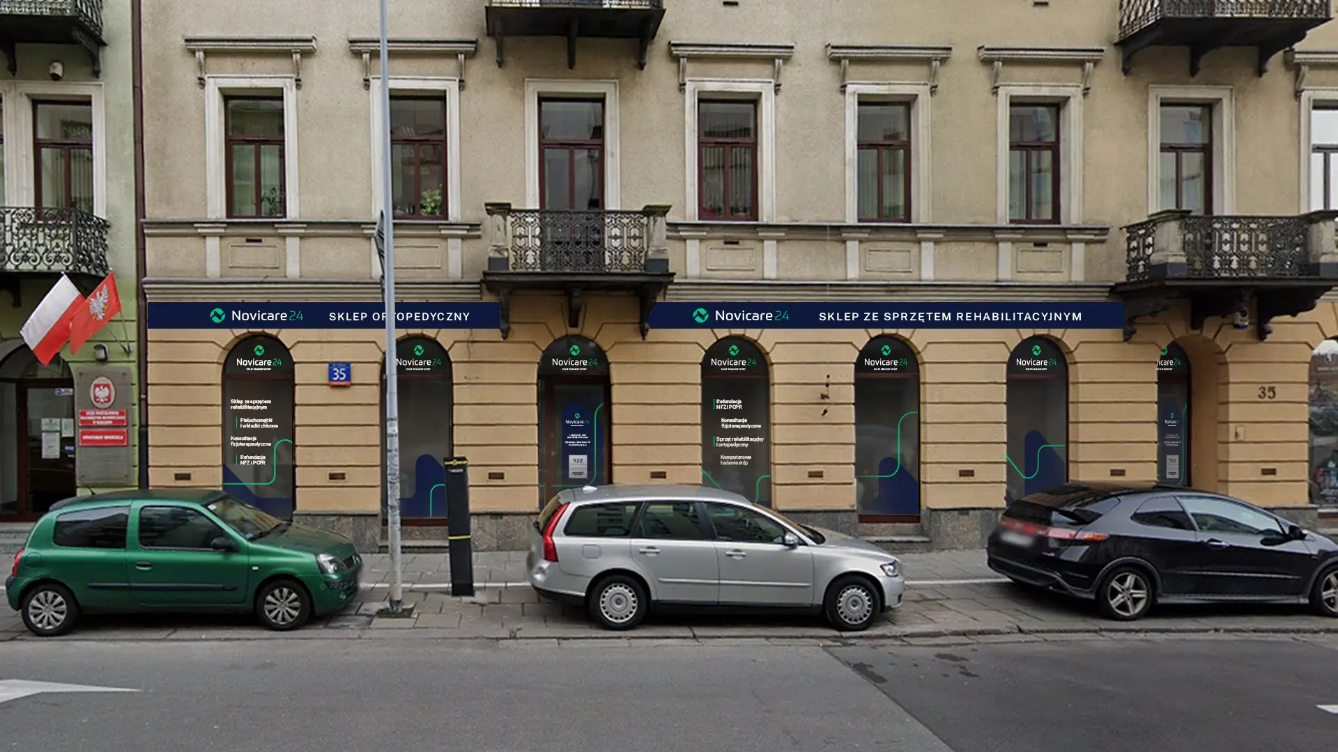 Projekt witryny Novicare24 z napisami Sklep ortopedyczny oraz Sklep ze sprzętem rehabilitacyjnym na zdjęciu kamienicy