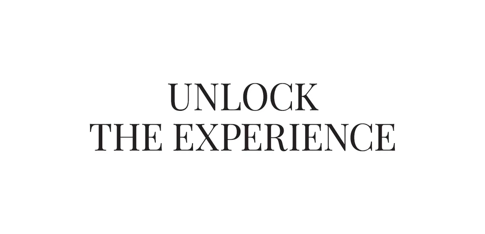 Hasło „Unlock the experience” złożone szeryfowym krojem wydarzenia