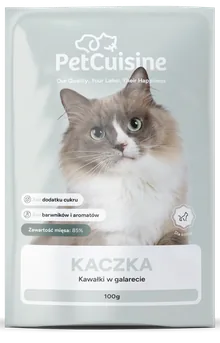 Saszetka PetCuisine, smak kaczka: kot na szarozielonym tle.