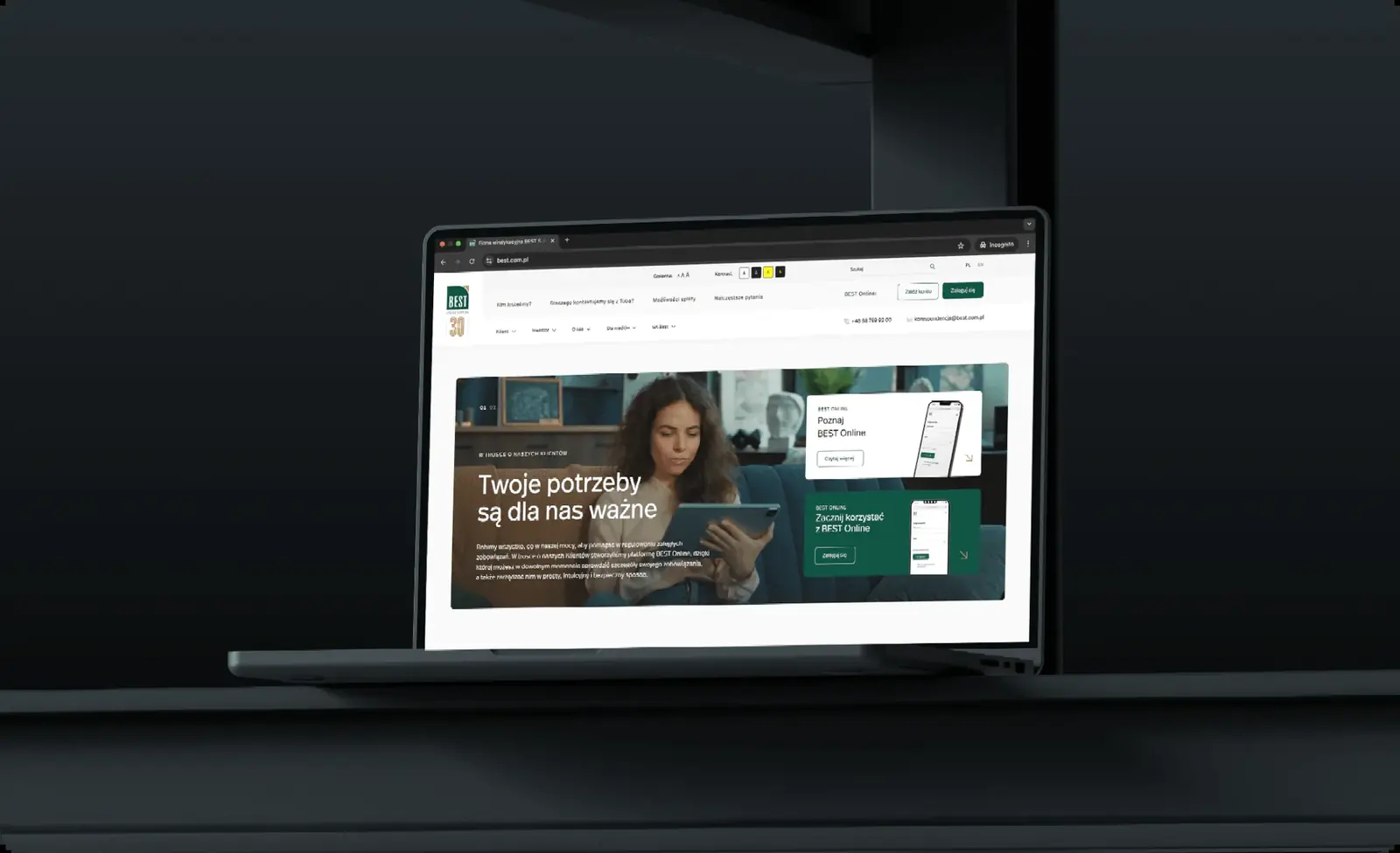 Strona best.com.pl na laptopie.